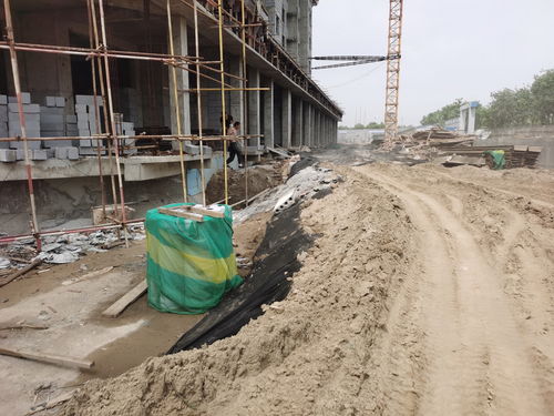 濱州城建集團(tuán)工地亂象 塵土漫天飛，工人無防護(hù)施工引擔(dān)憂